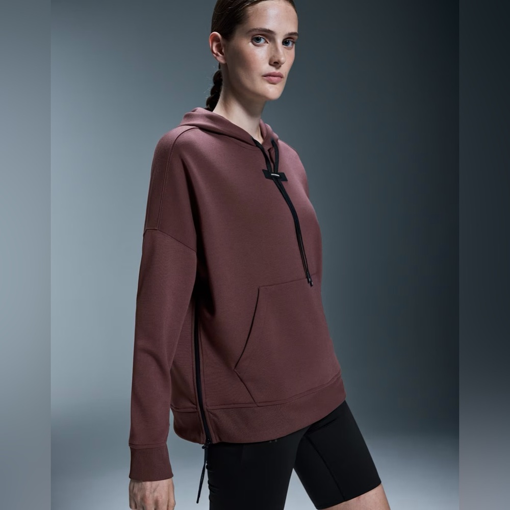 *New* On Running Hoodie in Mulberry, Size XS - Picture 2 of 10